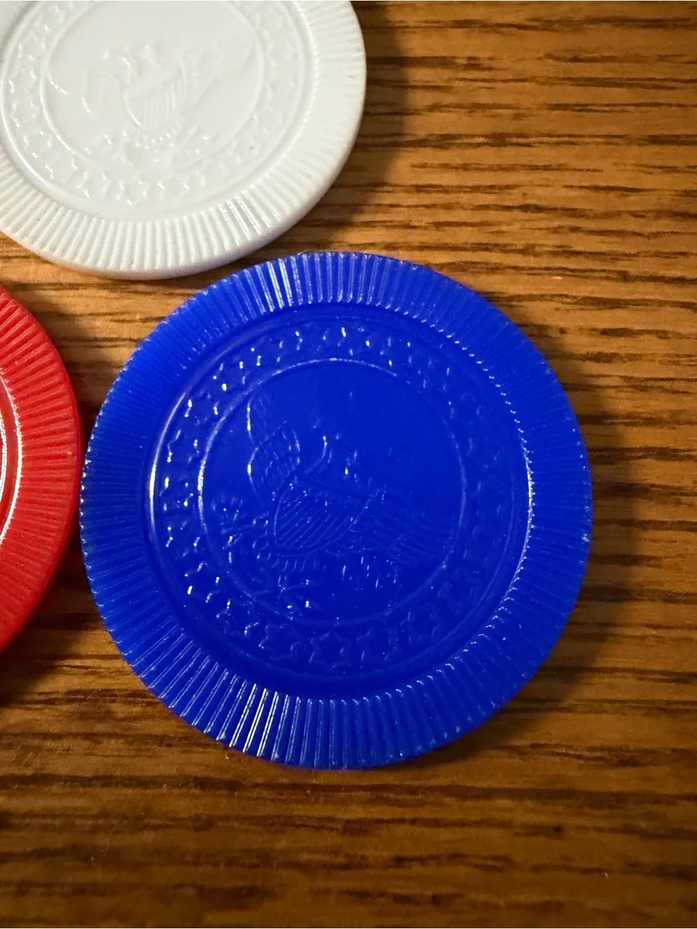Vintage mid century 100 plastic Poker Chips Set - White, Blue & Red - Unbranded